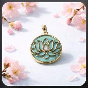 Lots flowers is lucky 🍀 flowers have genuine stones turcois 14 k gold plated